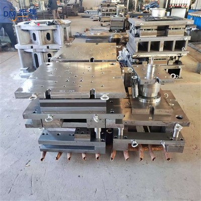 Moule d'estampage de tôle personnalisé par le fabricant